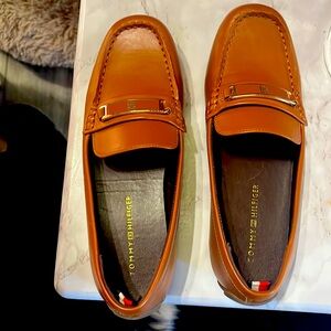 Tommy Hilfiger size 7.5
